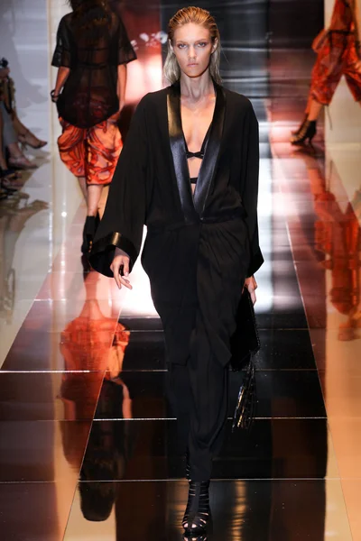 Look 2